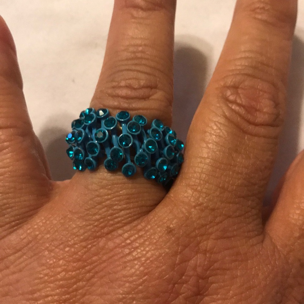 Stretchy ring
